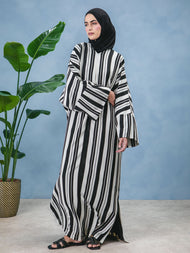 Single Pleat Crochet Kaftan