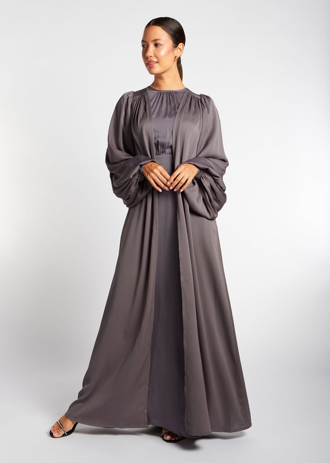 Crinkle Open Abaya Charcoal – Aab Europe